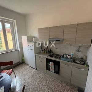 RIJEKA, CENTAR - samostojeća kuća s 3 odvojena stana + okućnica! PRILIKA!