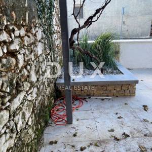 RIJEKA, HRELJIN - kuća s garažom i velikim dvorištem na odličnoj lokaciji! PRILIKA!