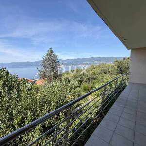 RIJEKA, KANTRIDA – pretežiti dio samostojeće kuće samo 200 m od mora, odlična mikrolokacija i pogled na more
