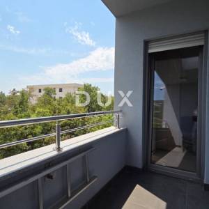 RIJEKA, KOSTRENA - Vila moderne arhitekture s pogledom na more, 297m2