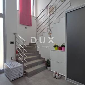 RIJEKA, KOSTRENA - Vila moderne arhitekture s pogledom na more, 297m2