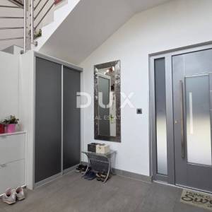 RIJEKA, KOSTRENA - Vila moderne arhitekture s pogledom na more, 297m2
