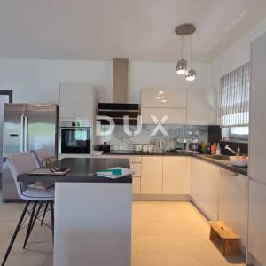 RIJEKA, KOSTRENA - Vila moderne arhitekture s pogledom na more, 297m2