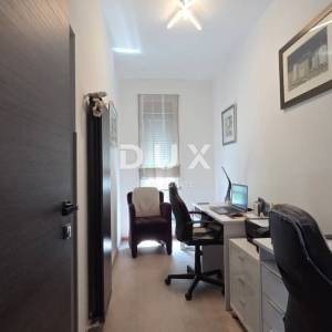 RIJEKA, KOSTRENA - Vila moderne arhitekture s pogledom na more, 297m2