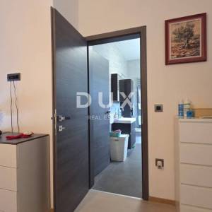 RIJEKA, KOSTRENA - Vila moderne arhitekture s pogledom na more, 297m2
