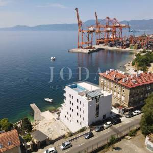 RIJEKA – PEĆINE | Luksuzan stan na 1. katu, prvi red do mora