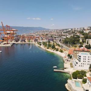 RIJEKA – PEĆINE | Luksuzan stan na 1. katu, prvi red do mora