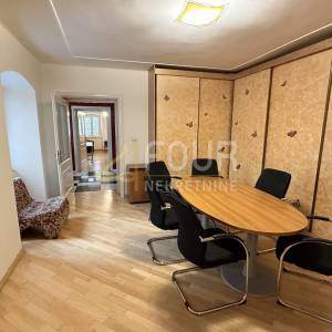 Rijeka, stan na Korzu, 136.17m2, balkon