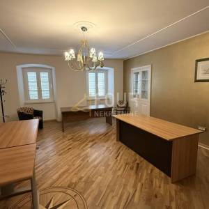 Rijeka, stan na Korzu, 136.17m2, balkon