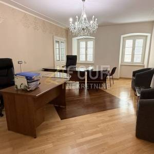 Rijeka, stan na Korzu, 136.17m2, balkon