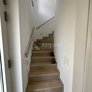 ROGOZNICA - Novoizgrađena villa s bazenom i predivni pogledom