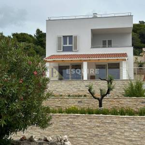 ROGOZNICA - Novoizgrađena villa s bazenom i predivni pogledom