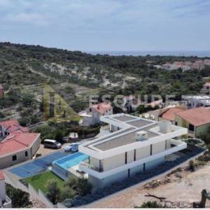 ROGOZNICA Vila Marijana sa 5 spavaćih soba - 400m2