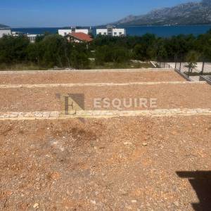 ROVANJSKA - Vila katnica s bazenom i velikim vrtom u blizini mora - 270m2