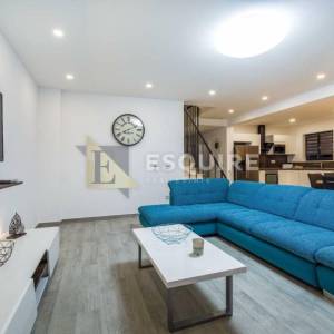 ROVANJSKA - Vila katnica s bazenom i velikim vrtom u blizini mora - 270m2
