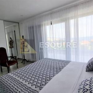 ROVANJSKA - Vila katnica s bazenom i velikim vrtom u blizini mora - 270m2