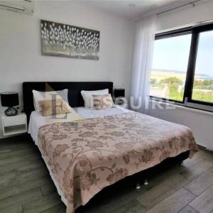 ROVANJSKA - Vila katnica s bazenom i velikim vrtom u blizini mora - 270m2