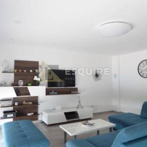 ROVANJSKA - Vila katnica s bazenom i velikim vrtom u blizini mora - 270m2