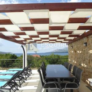 ROVANJSKA - Vila katnica s bazenom i velikim vrtom u blizini mora - 270m2