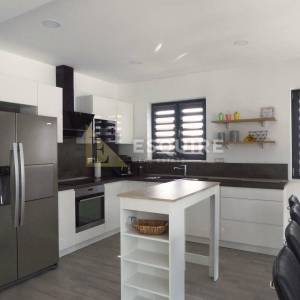 ROVANJSKA - Vila katnica s bazenom i velikim vrtom u blizini mora - 270m2