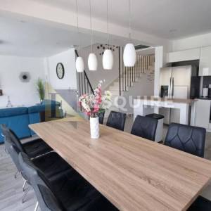 ROVANJSKA - Vila katnica s bazenom i velikim vrtom u blizini mora - 270m2