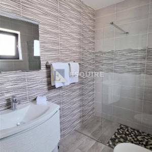 ROVANJSKA - Vila katnica s bazenom i velikim vrtom u blizini mora - 270m2