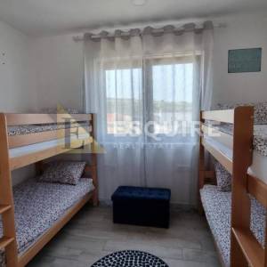 ROVANJSKA - Vila katnica s bazenom i velikim vrtom u blizini mora - 270m2