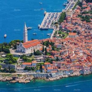 Rovinj – Kuća s 2 stana i 6 spavaćih soba na ekskluzivnoj lokaciji, investicijska prilika