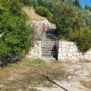 RTINA - EKSKLUZIVNO - Kuća 1. red do mora na zemljištu od 937m2!