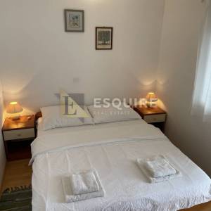 SABUNIKE - Apartmanska kuća sa 6 jedinica - 300m2