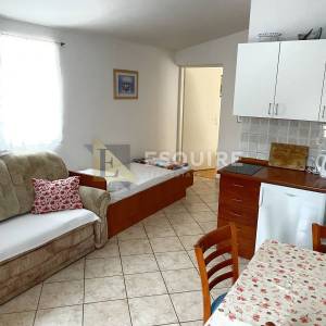SABUNIKE - Apartmanska kuća sa 6 jedinica - 300m2