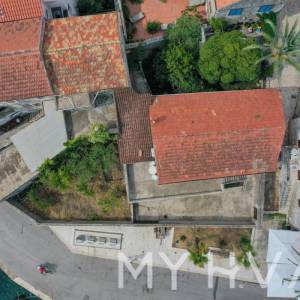 Samostojeća kuća Prvi red do Mora u Vrboskoj
