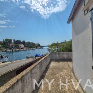 Samostojeća kuća Prvi red do Mora u Vrboskoj
