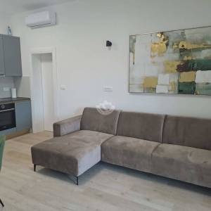 SAMOSTOJEĆA KUĆA S 3 STAMBENE JEDINICE, 900 M OD MORA, MIRNA I TIHA POZICIJA, VRSI