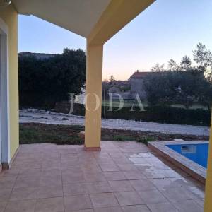 Samostojeća kuća sa bazenom,Vodnjan okolica