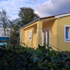 Samostojeća kuća sa bazenom,Vodnjan okolica