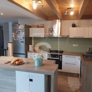 Samostojeća kuća Valbandon, 2 stana i konoba