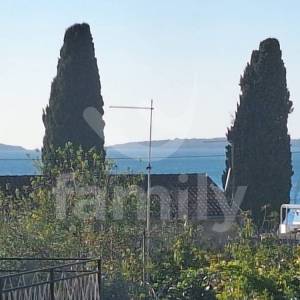 SAMOSTOJEĆA PRIZEMNICA SA POGLEDOM NA MORE U BLIZINI PLAŽE