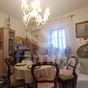 ŠARMANTNA STARA KUĆA U PULI KOJA ČEKA OBNOVU
