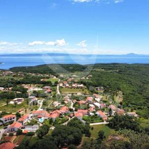 SAVRŠENA PARCELA ZA KUĆU IZ SNOVA - PERUŠKI, ISTRA