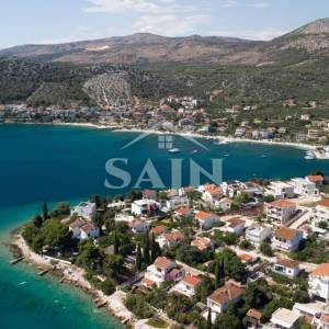 Seget Vranjica/Luksuzna vila 50 m od mora