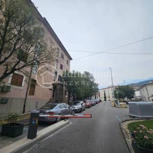 Senj/trosoban stan u samom centru grada/PRVI RED DO MORA! PRILIKA!