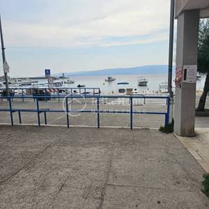Senj/trosoban stan u samom centru grada/PRVI RED DO MORA! PRILIKA!