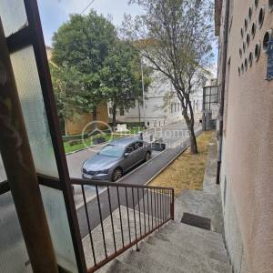 Senj/trosoban stan u samom centru grada/PRVI RED DO MORA! PRILIKA!