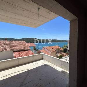 ŠIBENIK, TISNO – Stan s prekrasnim pogledom na more, 2. red uz more, top oprema