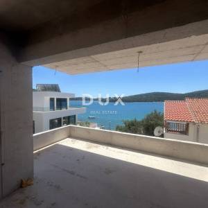 ŠIBENIK, TISNO – Stan s prekrasnim pogledom na more, 2. red uz more, top oprema