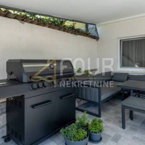 Šmrika, kuća u nizu, 164m2, SAMO KOD NAS!