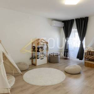 Šmrika, kuća u nizu, 164m2, SAMO KOD NAS!