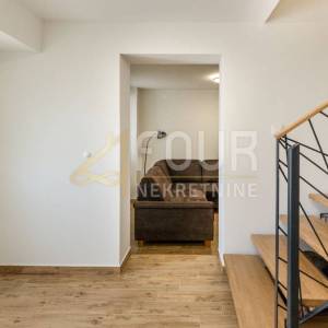 Šmrika, kuća u nizu, 164m2, SAMO KOD NAS!