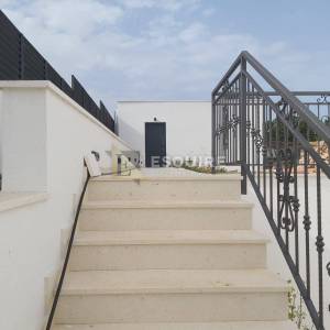 ŠOLTA Urbana luksuzna villa uz more - 237m2
